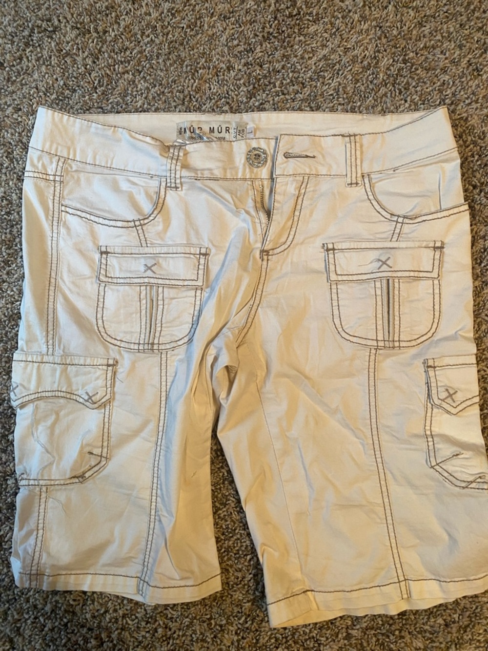 Mur Mur White Cargo Bermuda Shorts with Contrast Stitching